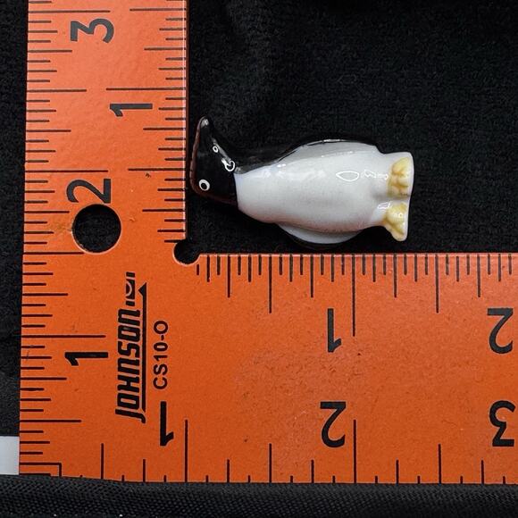 Vintage Bug House Ceramic Miniature Penguin Figurine - Picture 8 of 8
